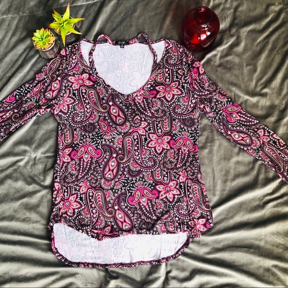 ULTRA FLIRT - XL PAISLEY COLD SHLDR CUTOUT COLLAR - Picture 2 of 6